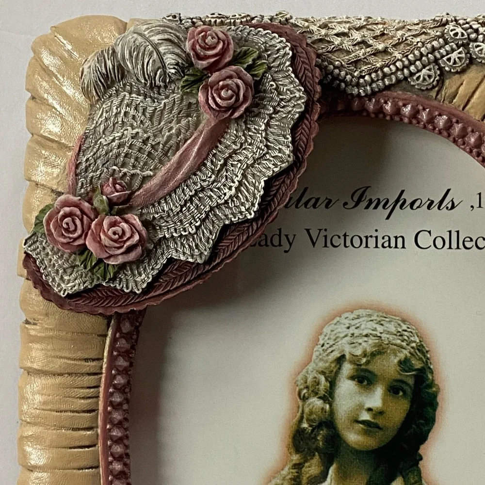 Victorian Style Picture Frame Vintage 3.5 X 5”Photo Hand Painted 3D EUC Hat lace